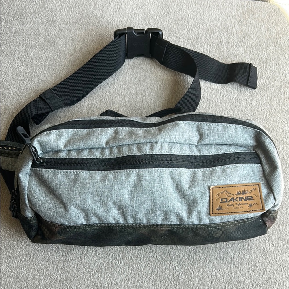 DAKINE Belt Bag / Sling Pouch with Adjustable Strap